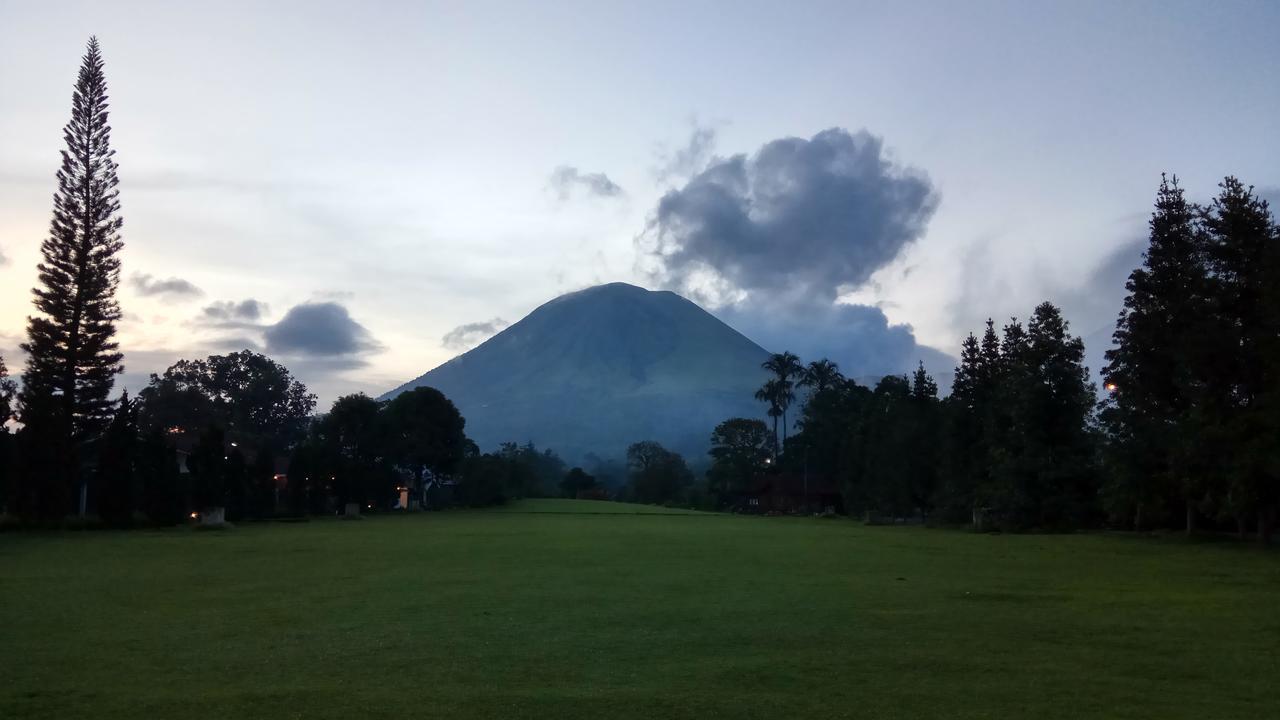 Alamanda Lokon Resort Tomohon Exterior photo