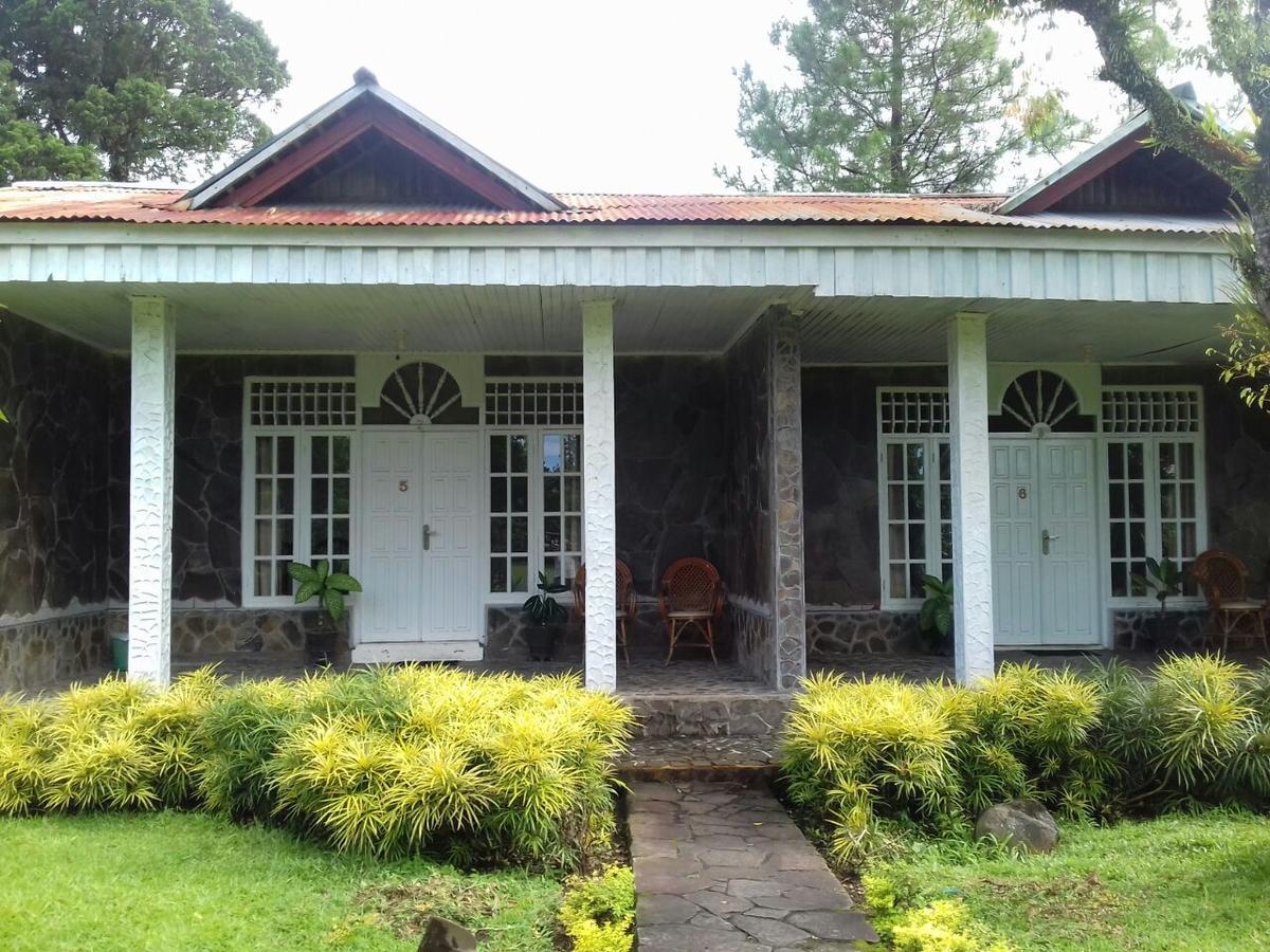 Alamanda Lokon Resort Tomohon Exterior photo
