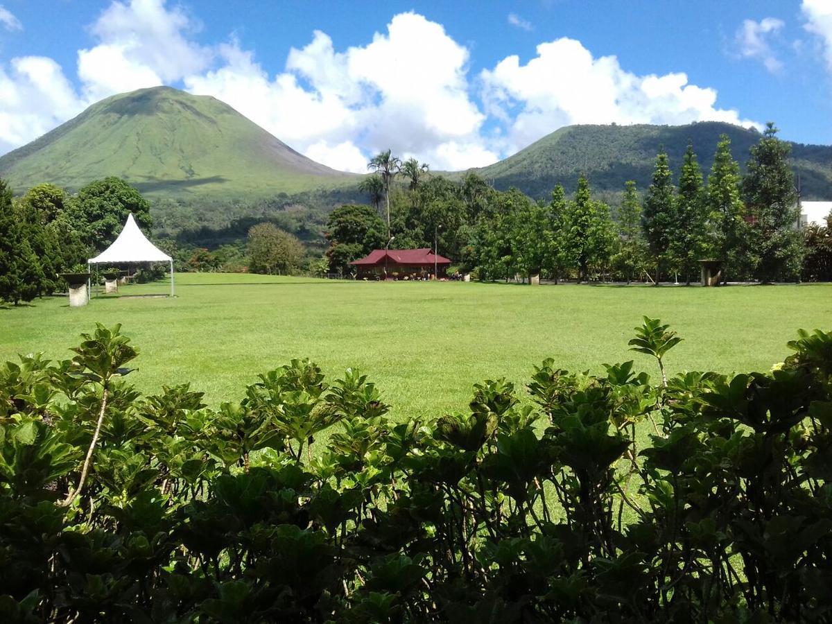 Alamanda Lokon Resort Tomohon Exterior photo