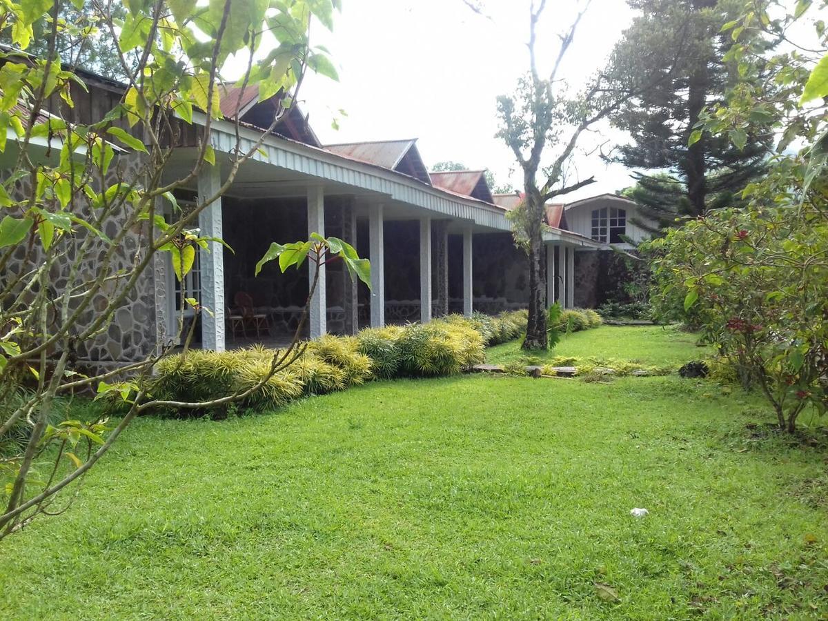 Alamanda Lokon Resort Tomohon Exterior photo